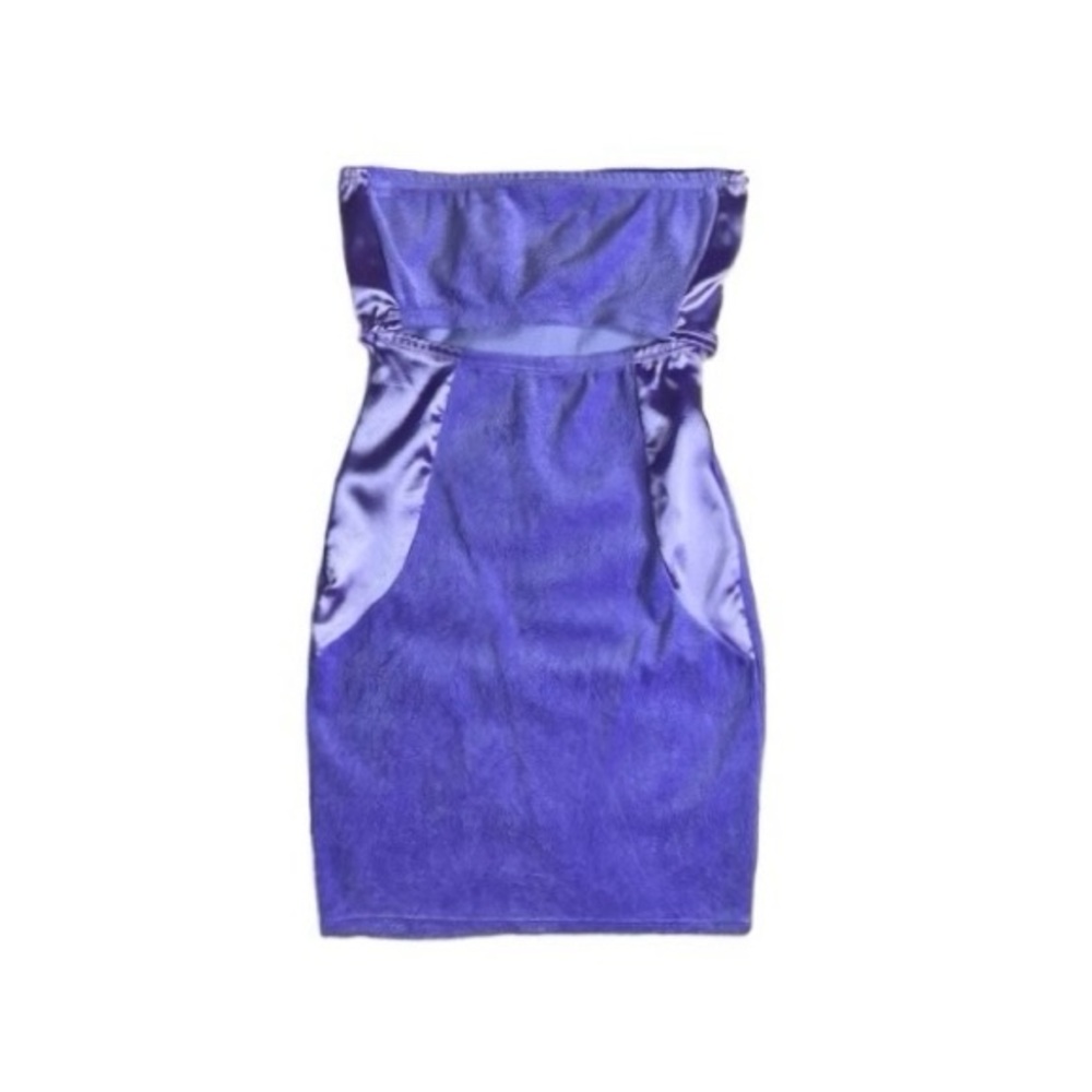 STRAPLESS BODYCON CUT-OUT DRESS · SIZE M · CHERRY MELLOW